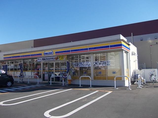 コンビニ　ミニストップ牛久ひたち野東店（コンビニ）まで300m