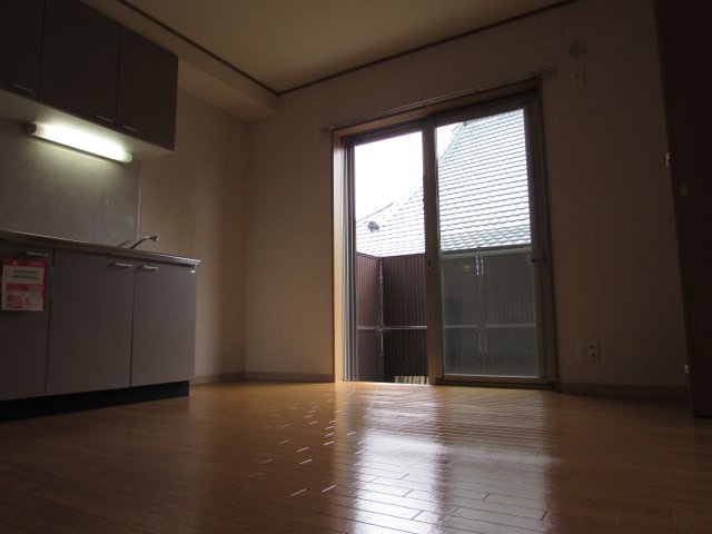 居室・リビング　こちらの居間で趣味の時間をお楽しみください