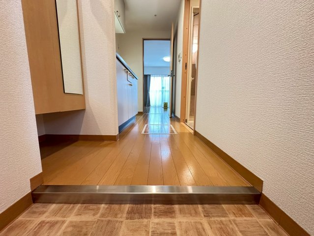 玄関　詳細は、RISUMO江坂本店までお問合せください♪
