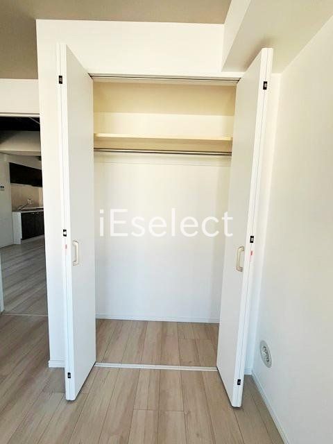 収納　長いコートもかけられるクローゼット