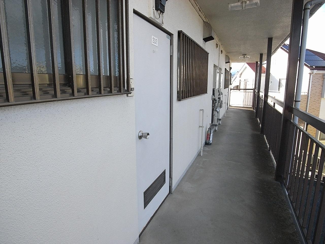 セキュリティ　玄関前共用廊下