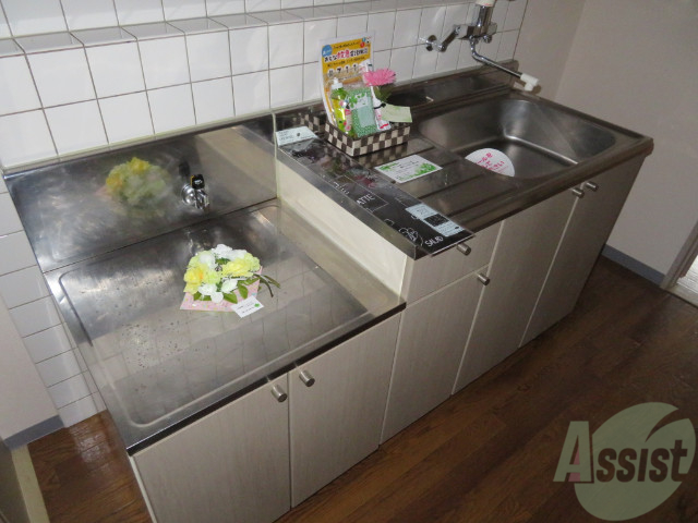 キッチン　キッチンは２口のガスコンロが設置可能です