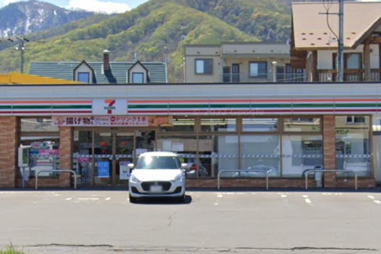 コンビニ　セブンイレブン 小樽桂岡店（コンビニ）まで1141m