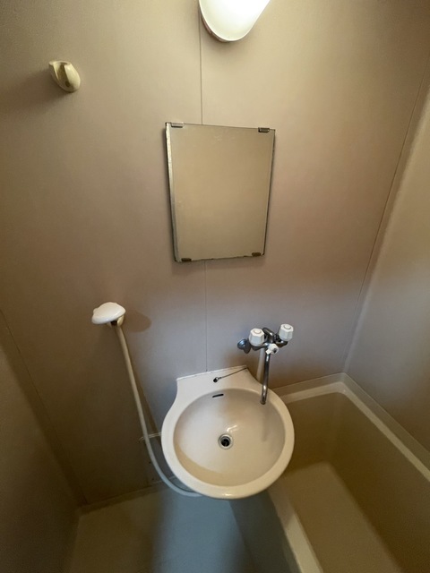 洗面設備　別部屋参考写真です