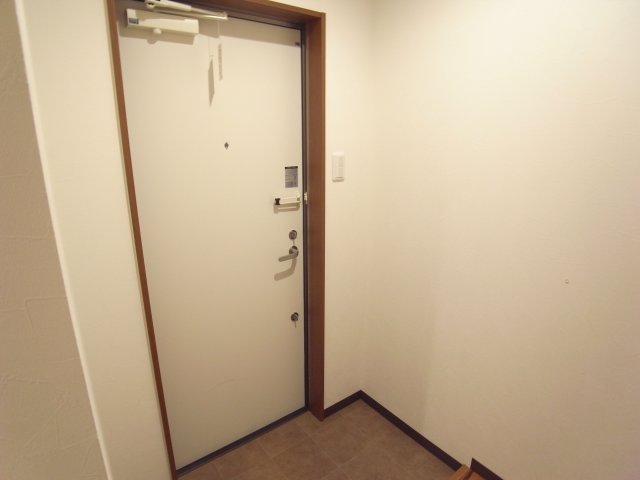 玄関　※参考写真