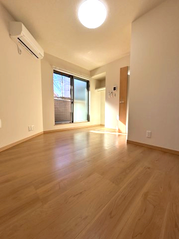 居室・リビング　エアコン完備の洋室