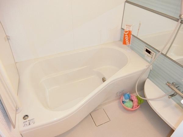 バス・シャワールーム　大型浴槽！