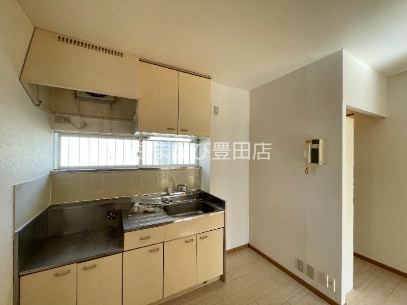 キッチン　清掃前