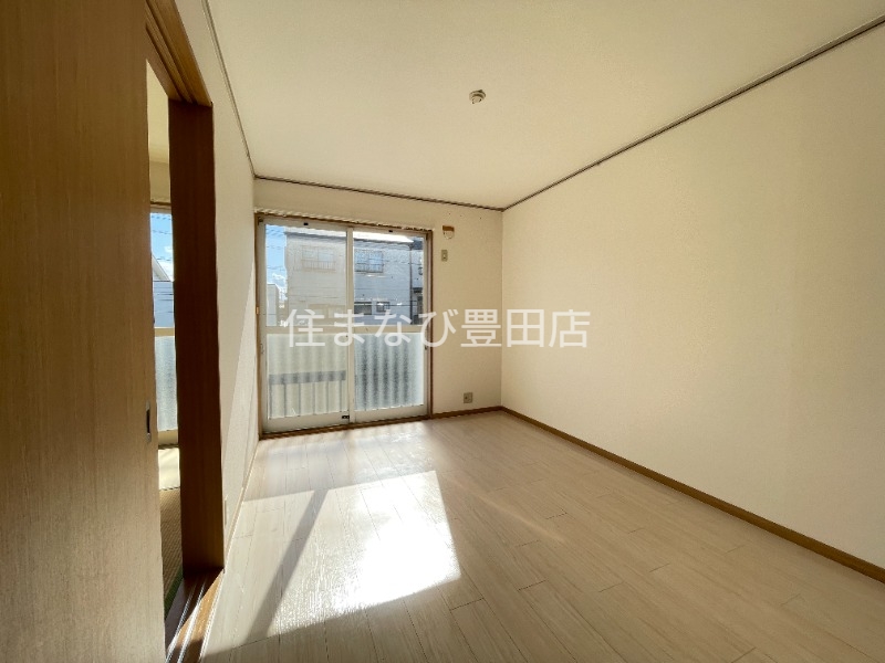 居室・リビング　清掃前