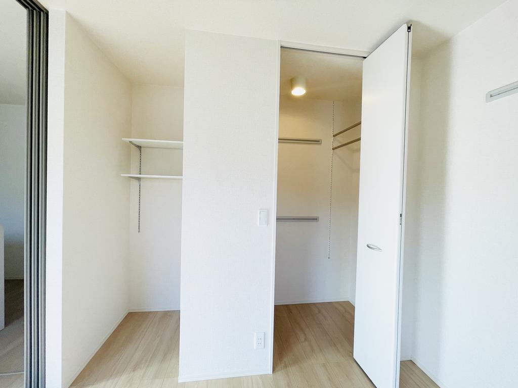 収納　ワンステップクローゼット