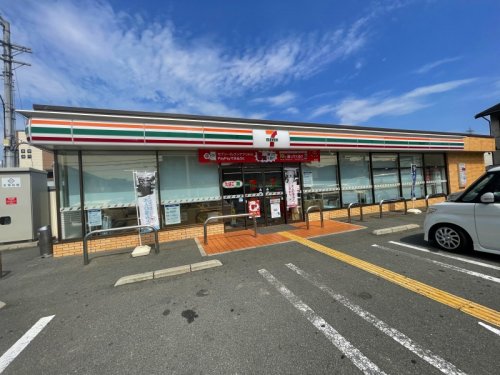 コンビニ　セブンイレブン 東大阪中小阪5丁目店（コンビニ）まで563m