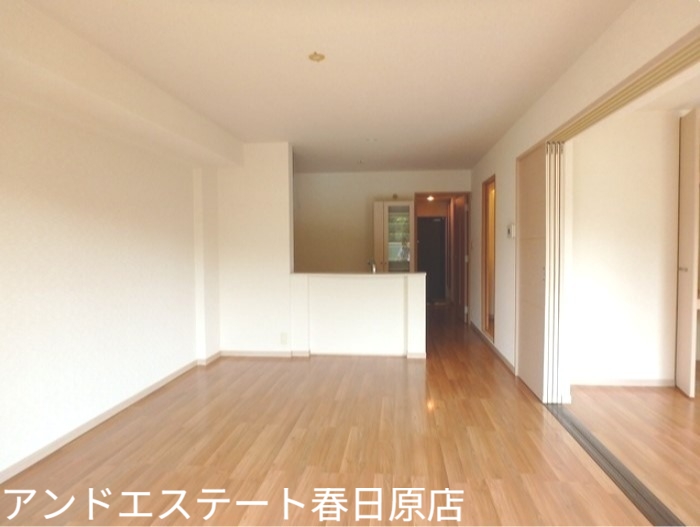 居室・リビング　別号室の写真です