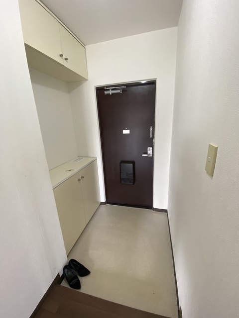 玄関　別号室の参考写真になります。