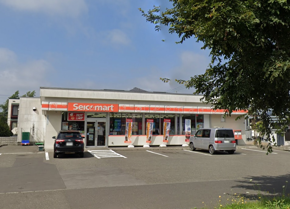 コンビニ　セイコーマート百合が原公園店（コンビニ）まで708m