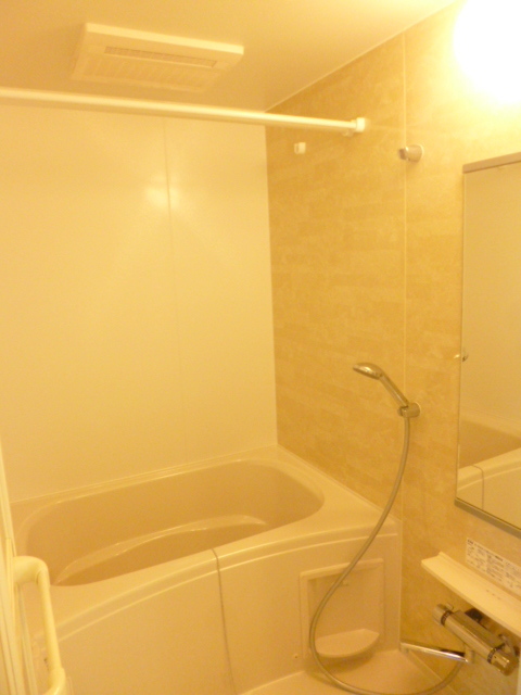 バス・シャワールーム　★追い焚きに浴室乾燥機完備★