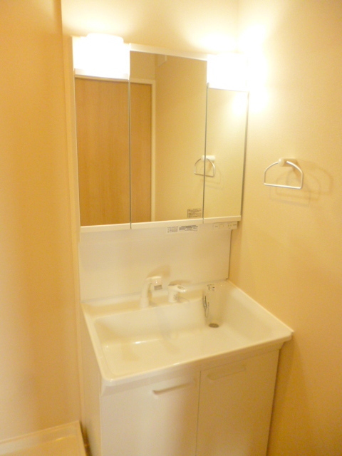 洗面設備　★三面鏡の洗面台★