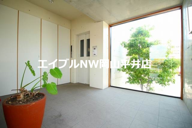 エントランス　エントランス