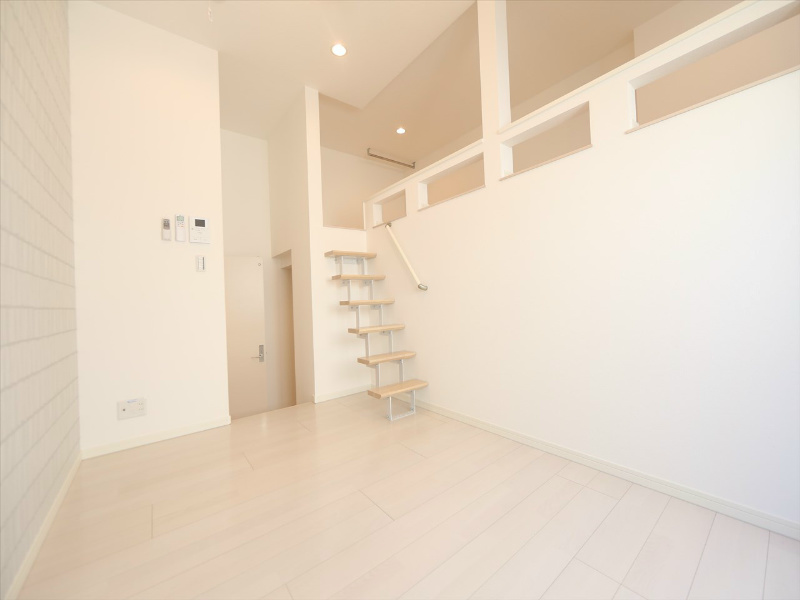 居室・リビング　洋室6帖　ロフト6.3帖（収納としても寝室としても使えます）