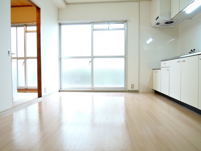 居室・リビング　同マンション別部屋