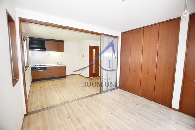 居室・リビング　洋室のお部屋です。