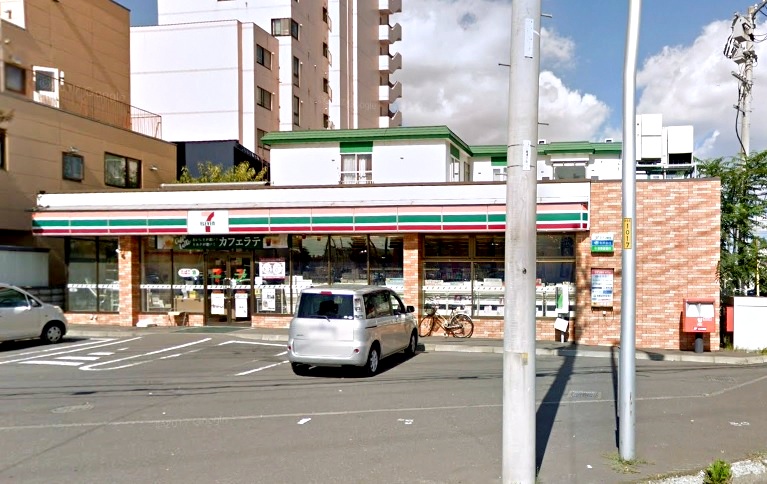 コンビニ　セブンイレブン札幌北郷1丁目店（コンビニ）まで354m