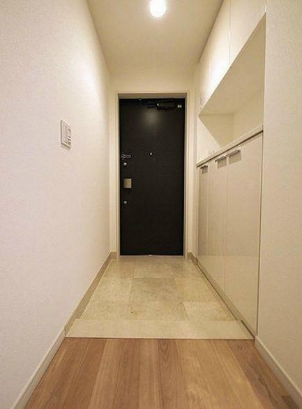 玄関　★《見学予約受け付け中》設備充実のハイグレード賃貸マンション