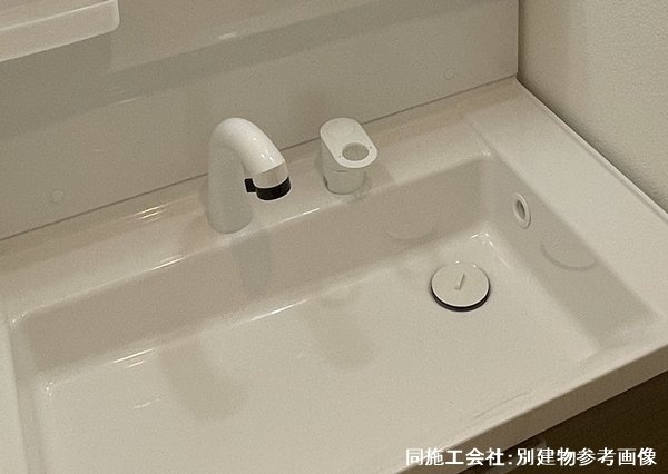 洗面設備　身支度に欠かせない独立洗面台♪