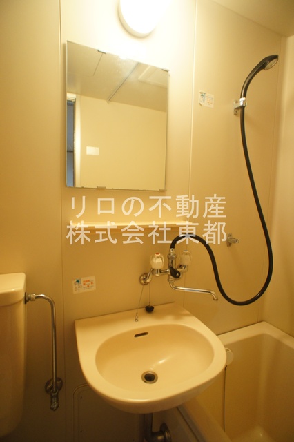 洗面設備　洗面ボウルと鏡もございます☆