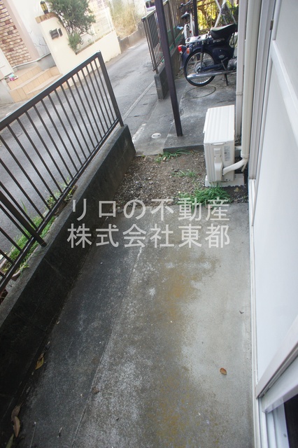 バルコニー　バルコニーがあるので洗濯物を太陽の下で干すことができます♪