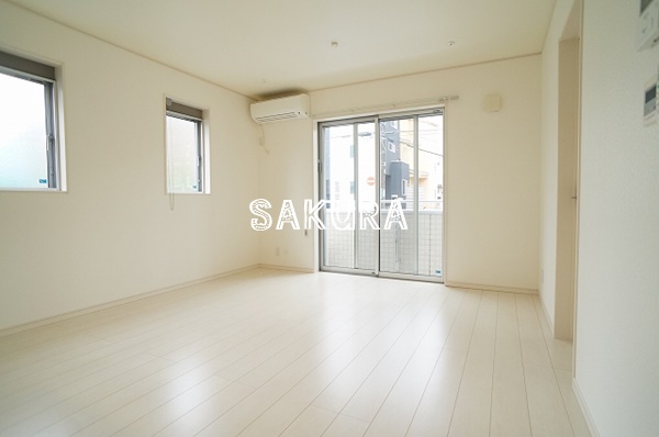 居室・リビング　こちらのリビングで趣味の時間をお楽しみください♪