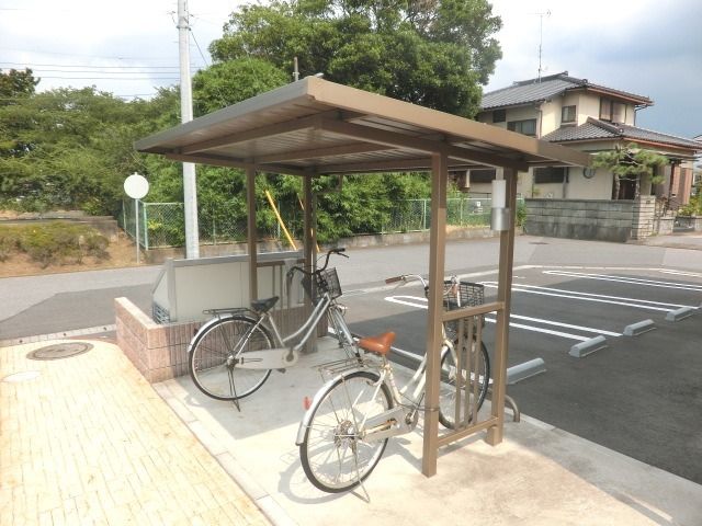 その他共有部分　屋根付き駐輪場