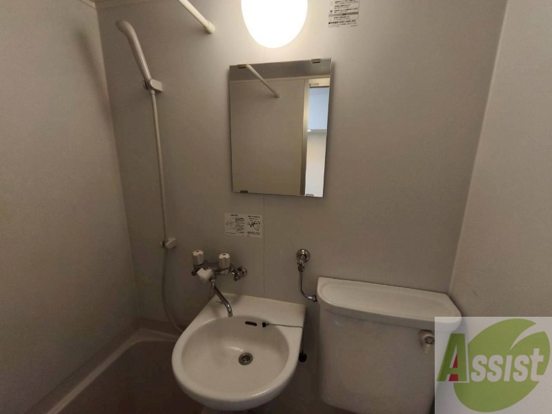 洗面設備　洗面台です。大きくてよいですね。