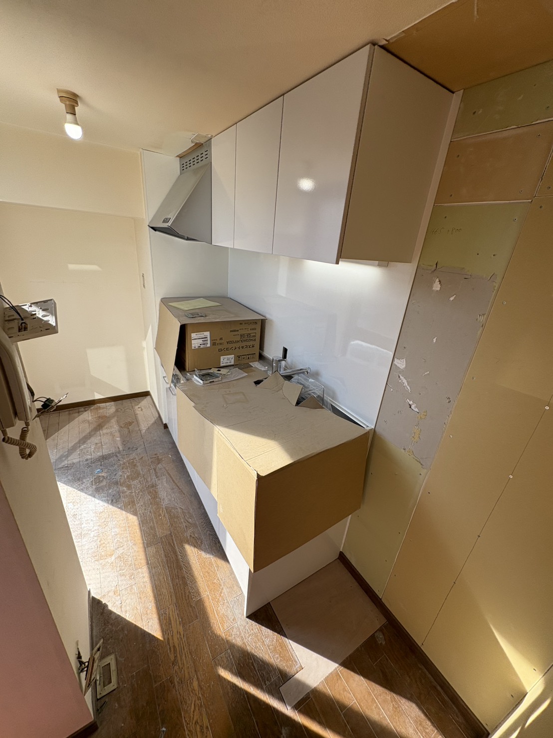 キッチン　※リフォーム中の写真です