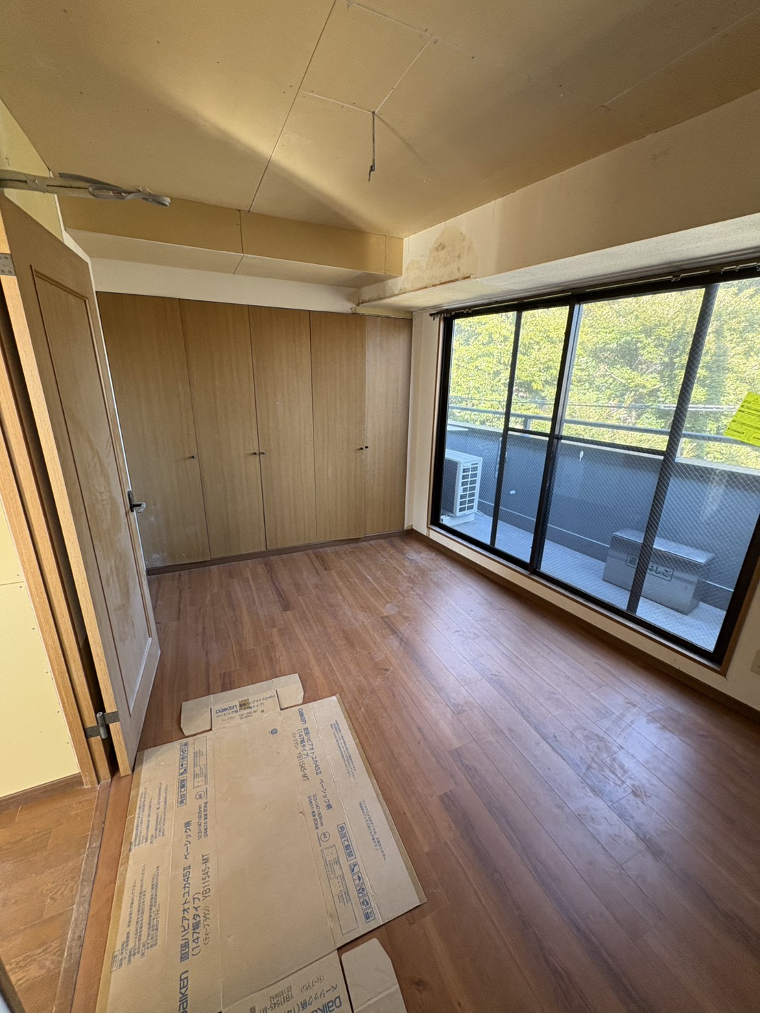 居室・リビング　※リフォーム中の写真です