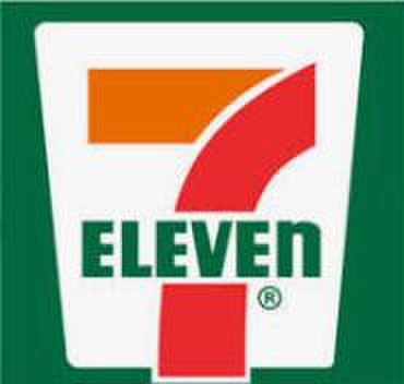 コンビニ　セブンイレブン（コンビニ）まで305m