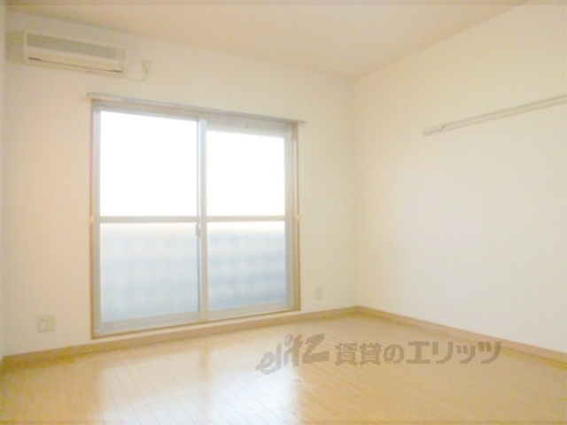 居室・リビング　南向きで明るいお部屋です。