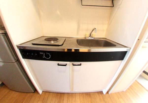 キッチン　コンパクトなキッチンで掃除もラクラク