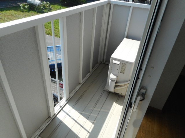 バルコニー　開放的で明るい空間を演出してくれるバルコニーです