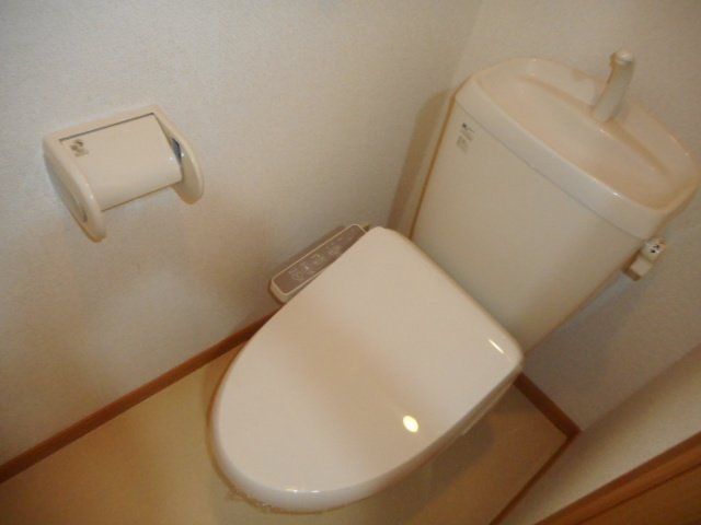 トイレ　清潔感のあるトイレです