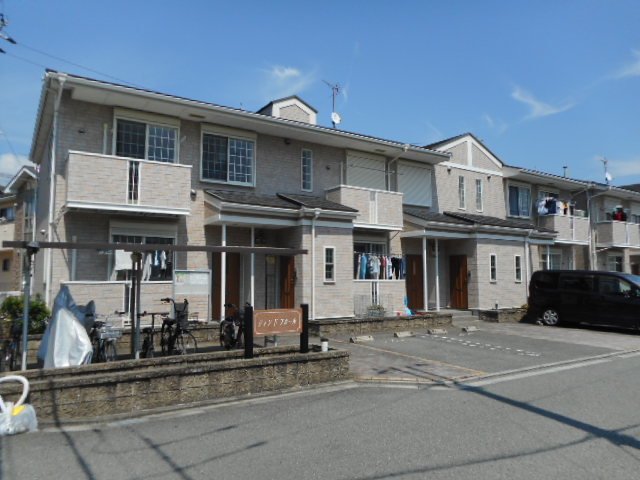 建物外観　外観は落ち着いています