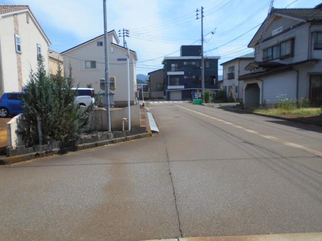 その他　前面道路（その他）まで0m