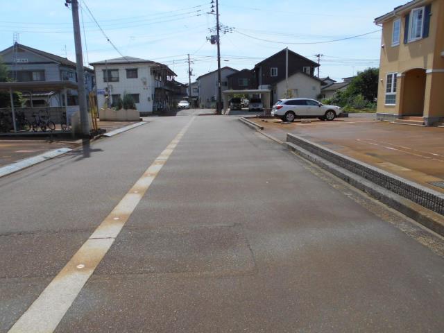 その他　前面道路（その他）まで0m