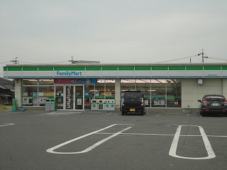 コンビニ　ファミリーマート四日市山分店（コンビニ）まで423m
