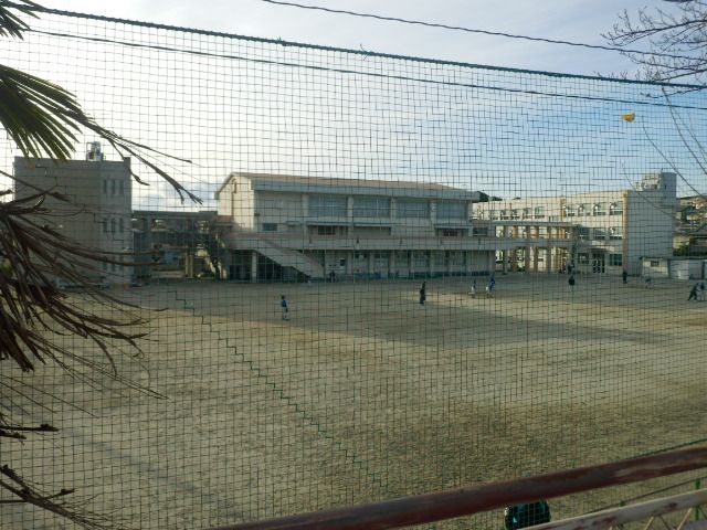 小学校　名古屋市立旭出小学校（小学校）まで925m