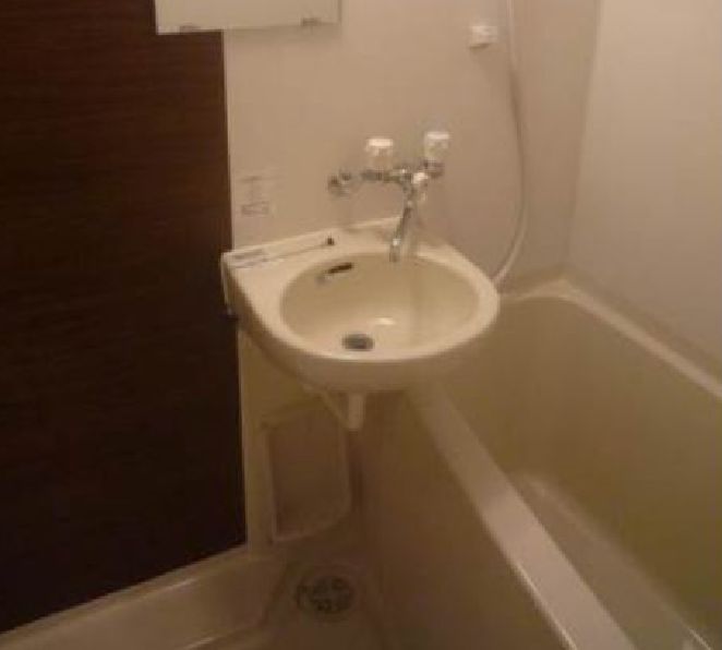 バス・シャワールーム　バストイレ別☆（同一仕様写真）