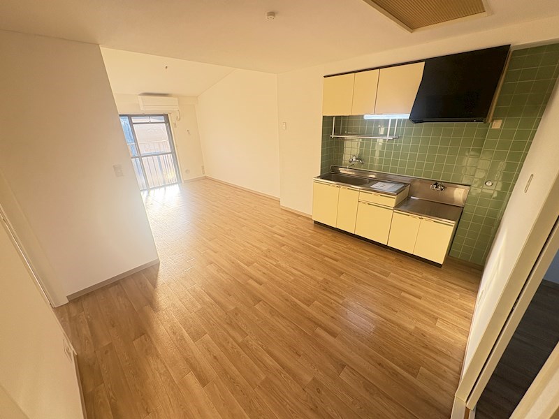 居室・リビング　明るいリビングです