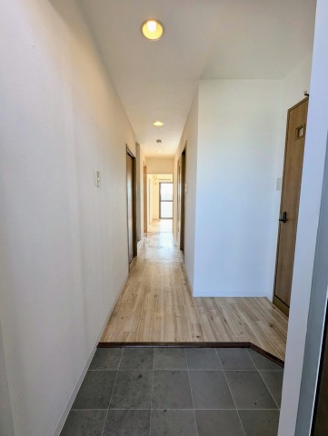 玄関　中ローカ