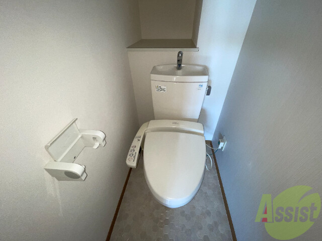 トイレ　こちらはトイレです。清潔感があり、安心して使用できます。