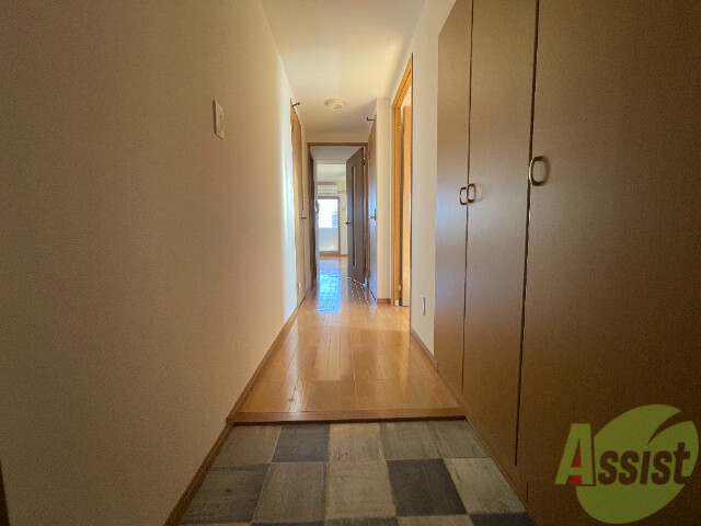 玄関　玄関の様子です。明るい印象ですね。気分もあがりそう。