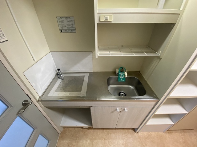 キッチン　※別室同じ間取りの写真。現況を優先します。